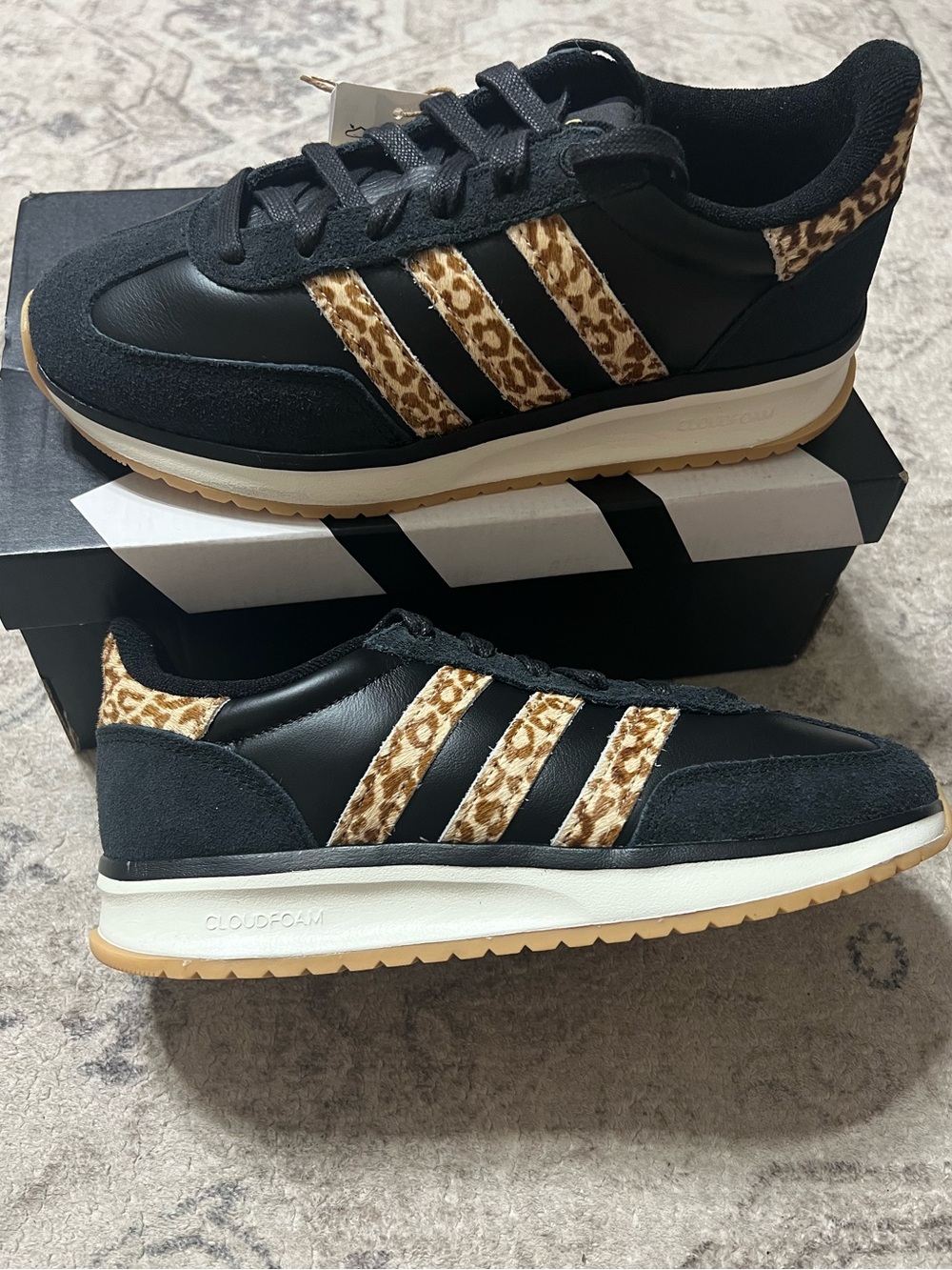 Adidas Run 70s 2.0 Women's sneakers in Core Black/ Preloved Brown/ Magic Beige - Picture 7 of 7